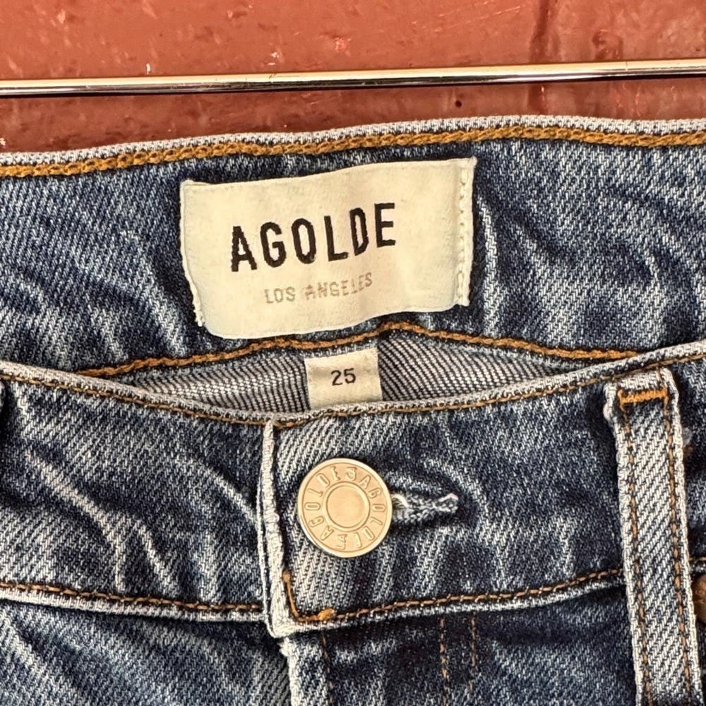 Agolde ‘Toni’ Mid Rise Straight Leg Jeans - Picture 2 of 5